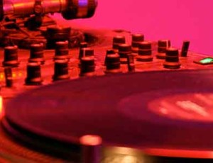 Your guide to selecting the perfect DJ for your Wedding or Party